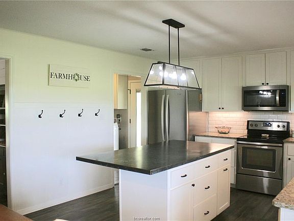 4th image of 2250 Fm 2095