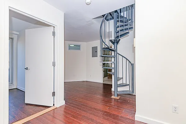 Rented by MySpaceNYC | media 45