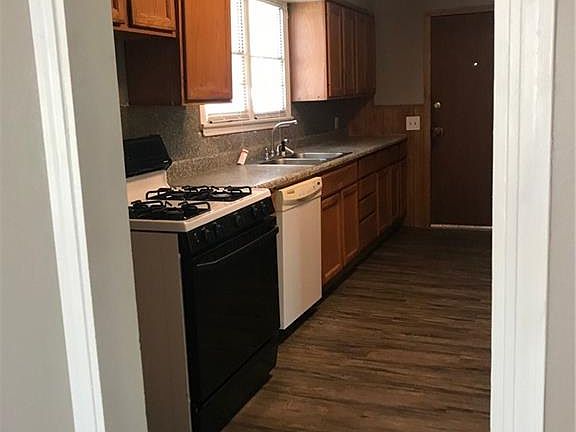 4th image of 4202 Russell Ave