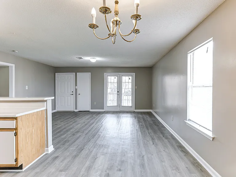 The Waverly Apartments — Photo 42
