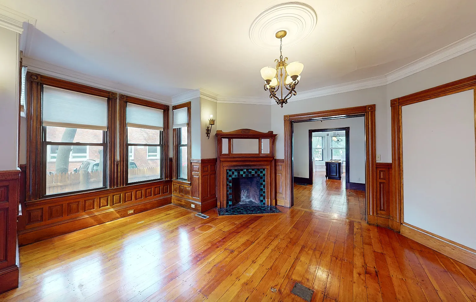 2 bed, 1300 sqft, $4,700 — Photo 1