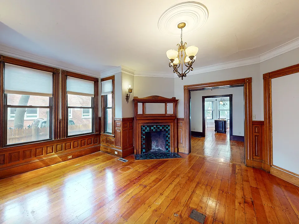 27 Longwood Ave #2