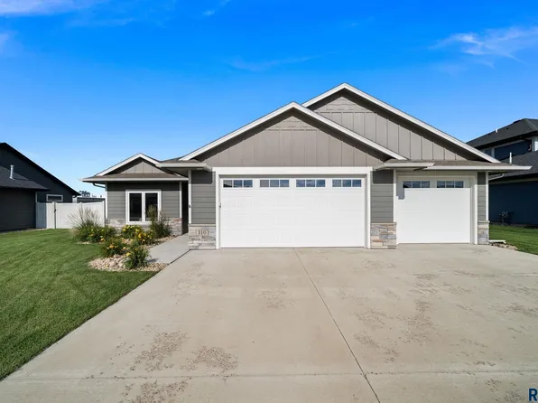 310 Quartzite Ave, Tea, SD 57064
