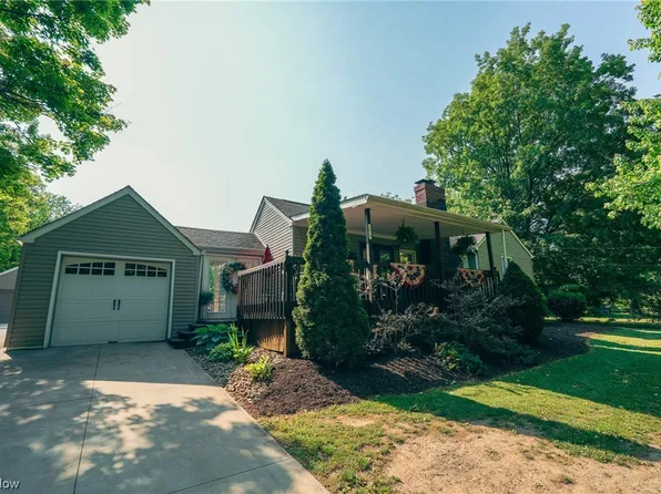 2829 Youngstown Hubbard Rd, Youngstown, OH 44505