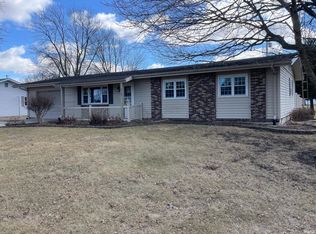 517 E Violet St, Francesville, IN 47946
