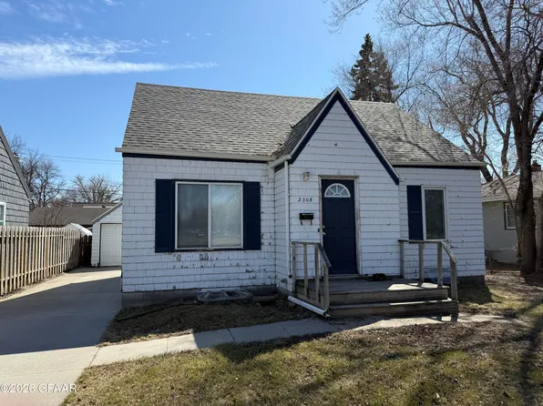 2305 University Ave, Grand Forks, ND 58203