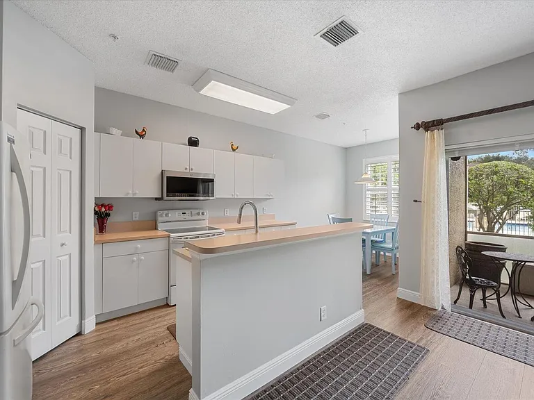 112 Lighthouse Cir #G — Photo 8