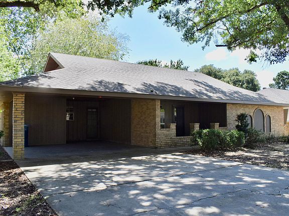 3rd image of 313 San Carlos Cir