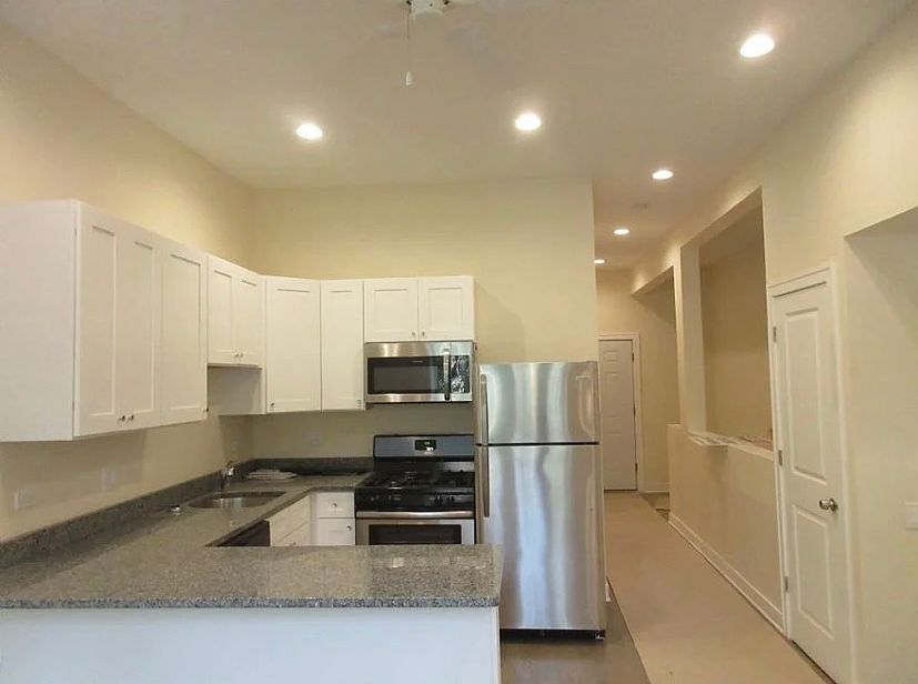 1st image of 2020 N Bissell St #3