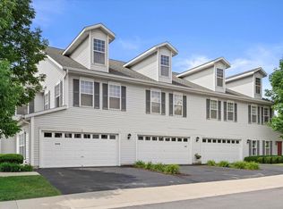 1210 Woodbury Cmn UNIT C, Waukesha, WI 53189