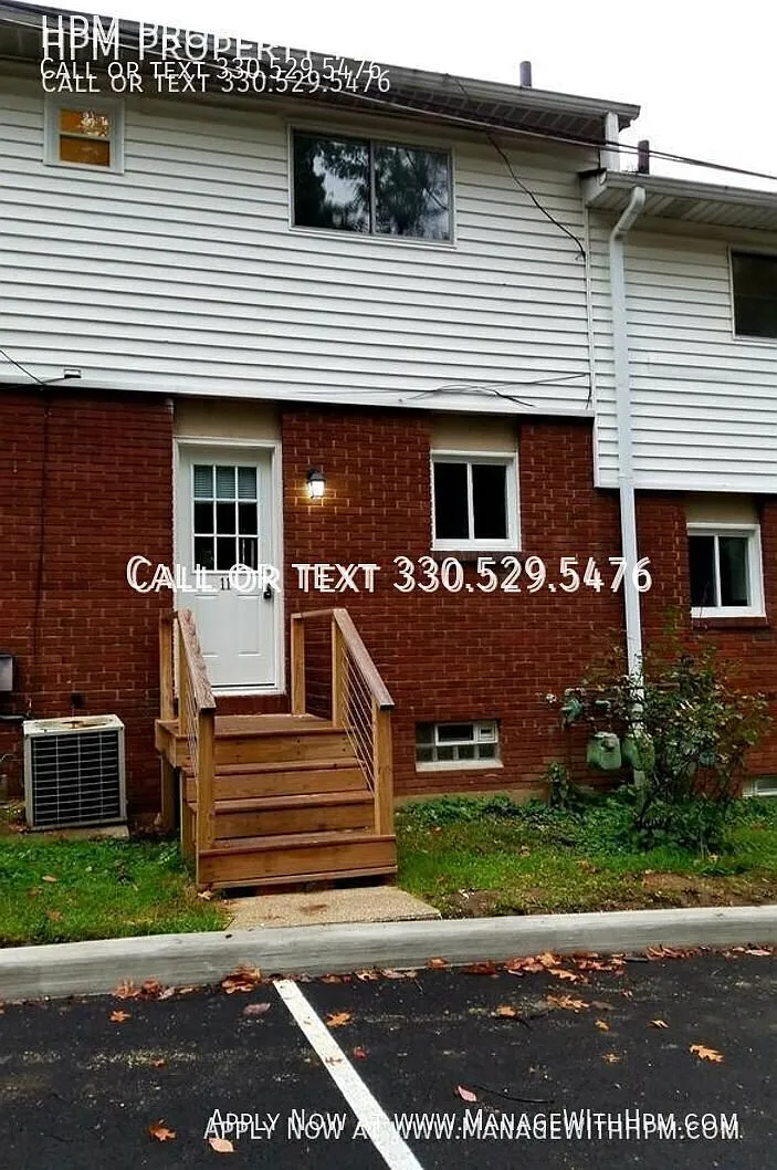 2 bed, 1.5 bath, 1100 sqft, $1,295 — Photo 1