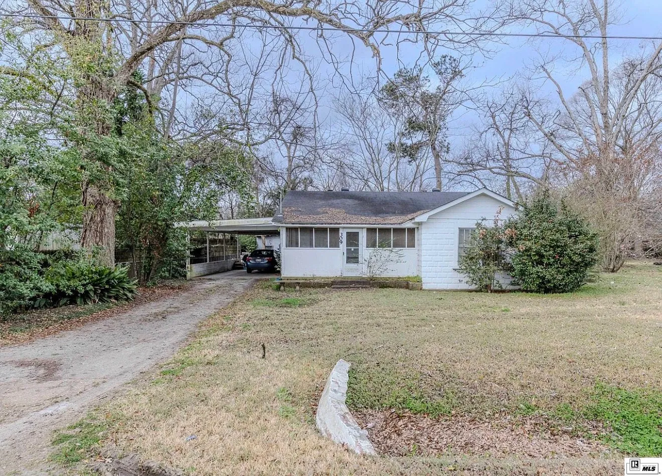3 bed, $1,350 — Photo 1