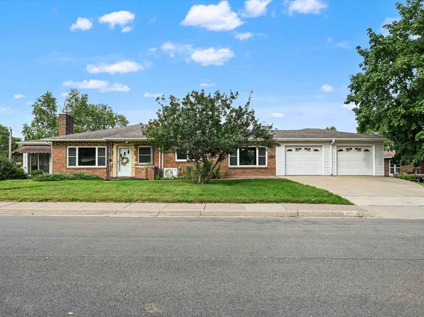 2315 Woodlawn St, Dubuque, IA 52001