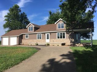 114 5th Ave SW, Epworth, IA 52045