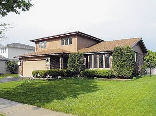 17703 Peacock Ln, Tinley Park, IL 60487