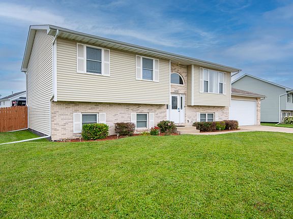 3rd image of 3073 Ramblewood St