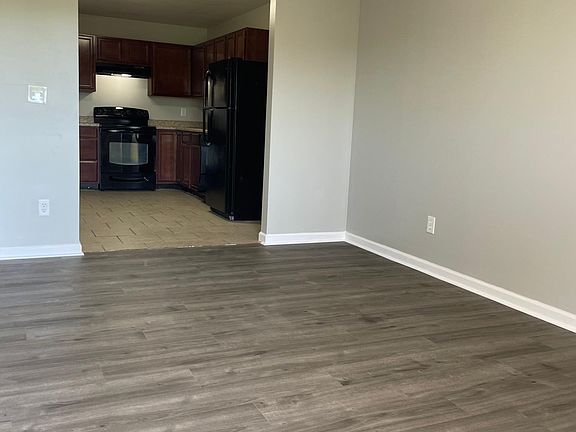 3rd image of 166 S Killarney Ln #8