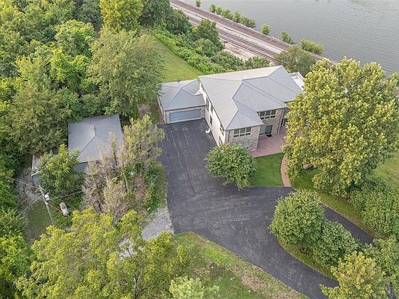 4th image of 4 River Hls