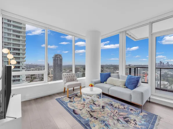 1955 Alpha Way #3202, Burnaby, BC V5C 0K6