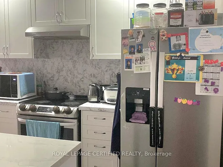1762 A Lawrence Ave W #1 — Photo 2