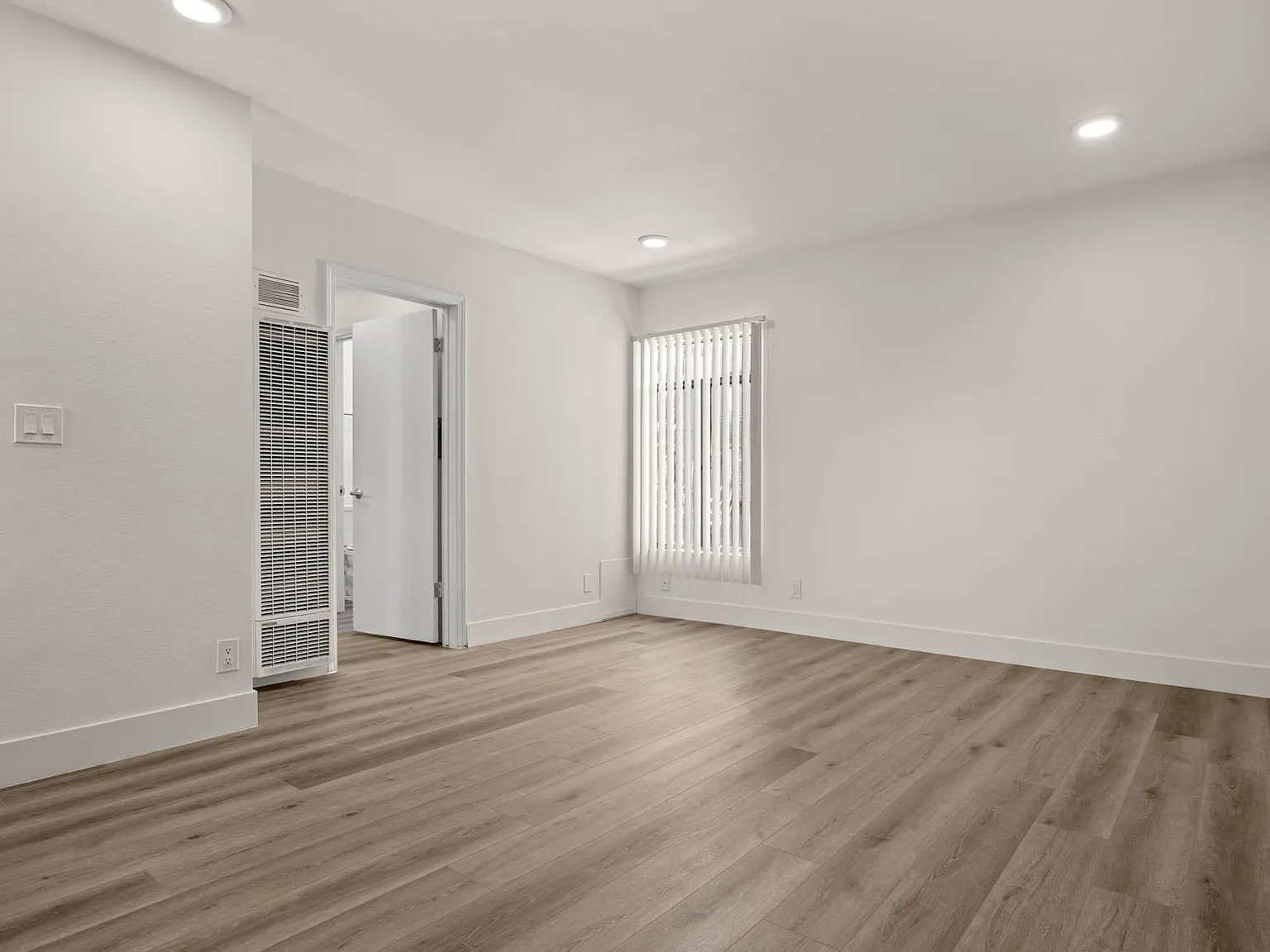 4764 Forman Ave. — Photo 4