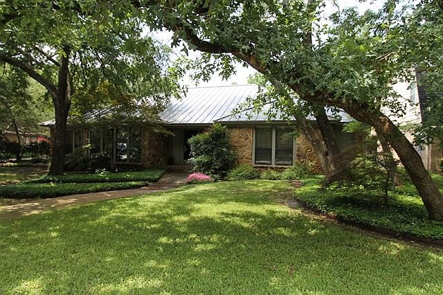 1st image of 2107 Tretorn Ct