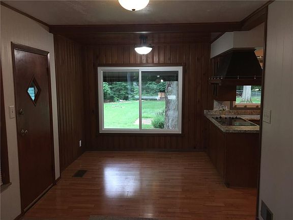 4th image of 3410 Tulip Dr