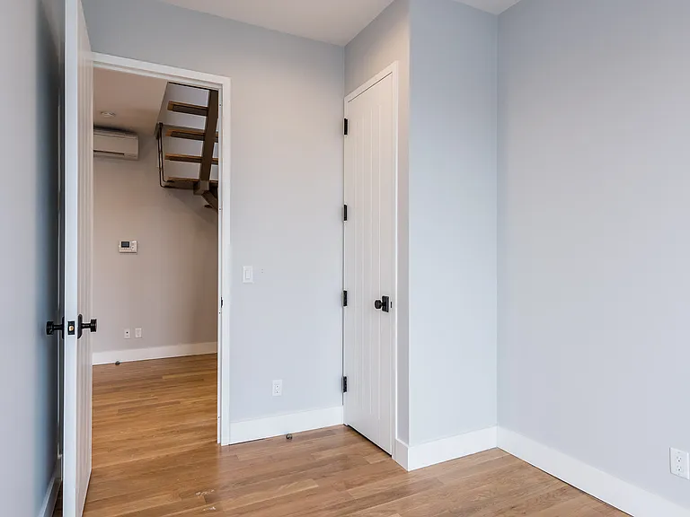 34 Belvedere St #4A — Photo 6