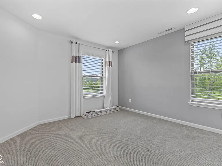 13093 Grand Vue Dr — Photo 32