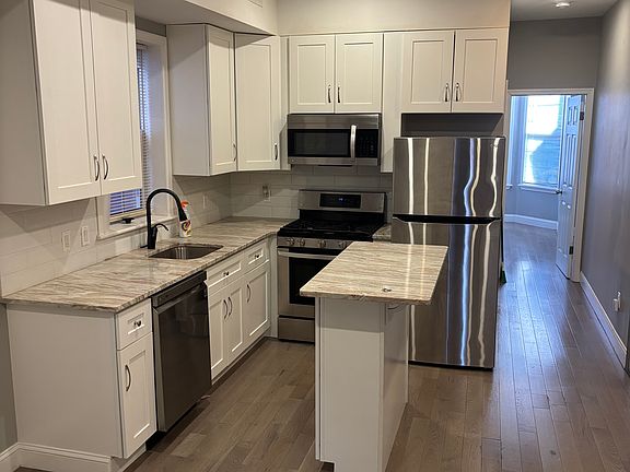 3rd image of 216 Buckingham Pl Floor 2