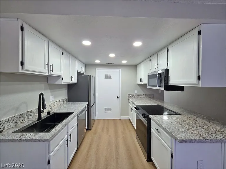 4230 Mississippi Ave — Photo 9
