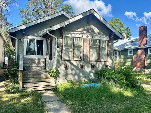1228 Robinson STREET, Regina, SK S4T 2N2