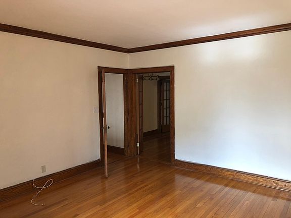 3rd image of 207 Hart Blvd #2
