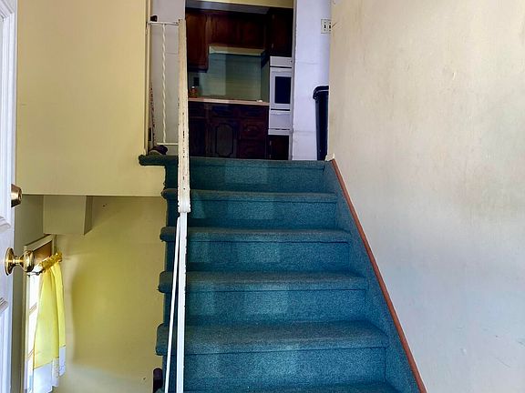 4th image of 32 Muller Ave