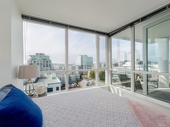 3rd image of 834 Johnson St #1106
