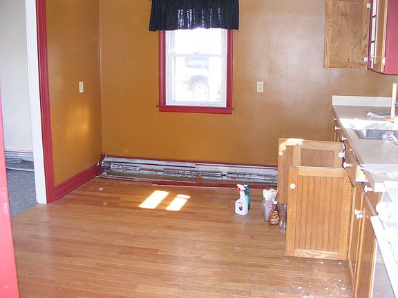 5th image of 6148 E Court St S