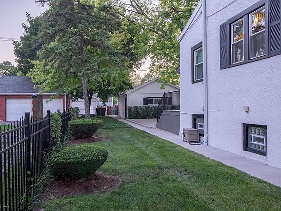 4th image of 1220 Oak Park Ave #2