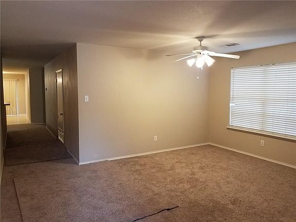 3rd image of 5024 Meridian Ln