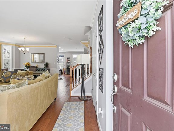 3rd image of 2124 Garden Grove Ln