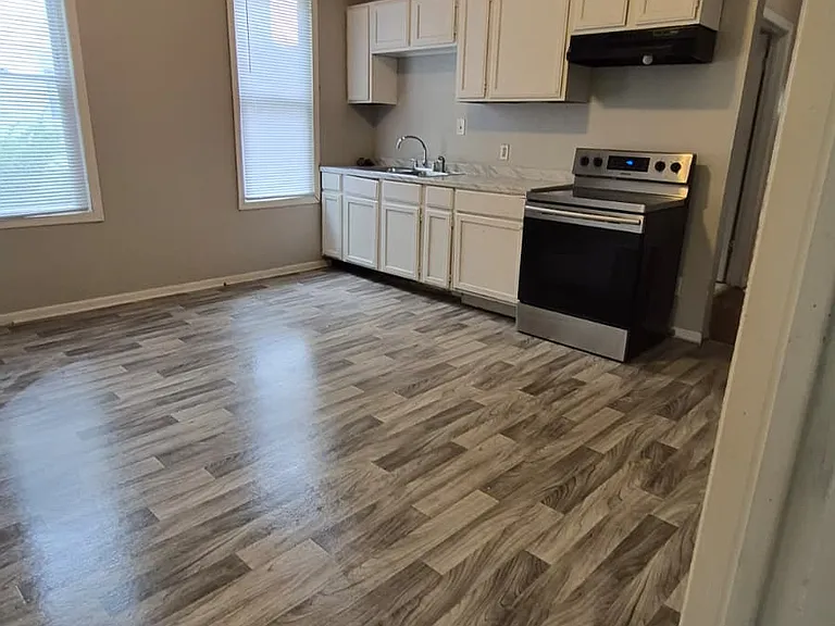 3834 N Port Washington Rd — Photo 5