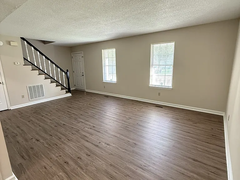 8611 Leatherwood Trl — Photo 10