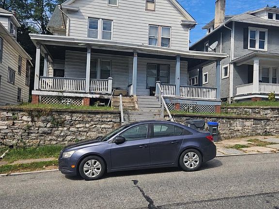 2nd image of 421 Pine St