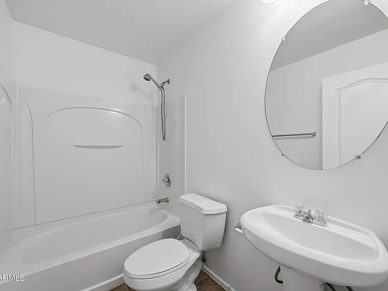 5724 S 21st Pl — Photo 12