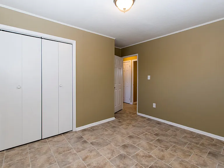 57 Rockland Dr — Photo 5