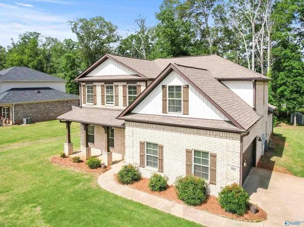 190 Summit Lakes Dr, Athens, AL 35613