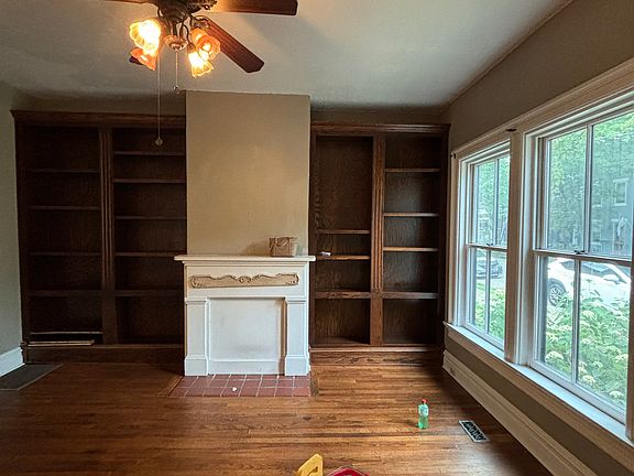 2nd image of 139 La Belle St