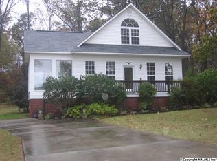 233 Riverbend Cir, Union Grove, AL 35976