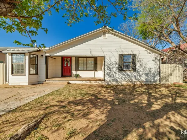 802 N 11th St, Ballinger, TX 76821