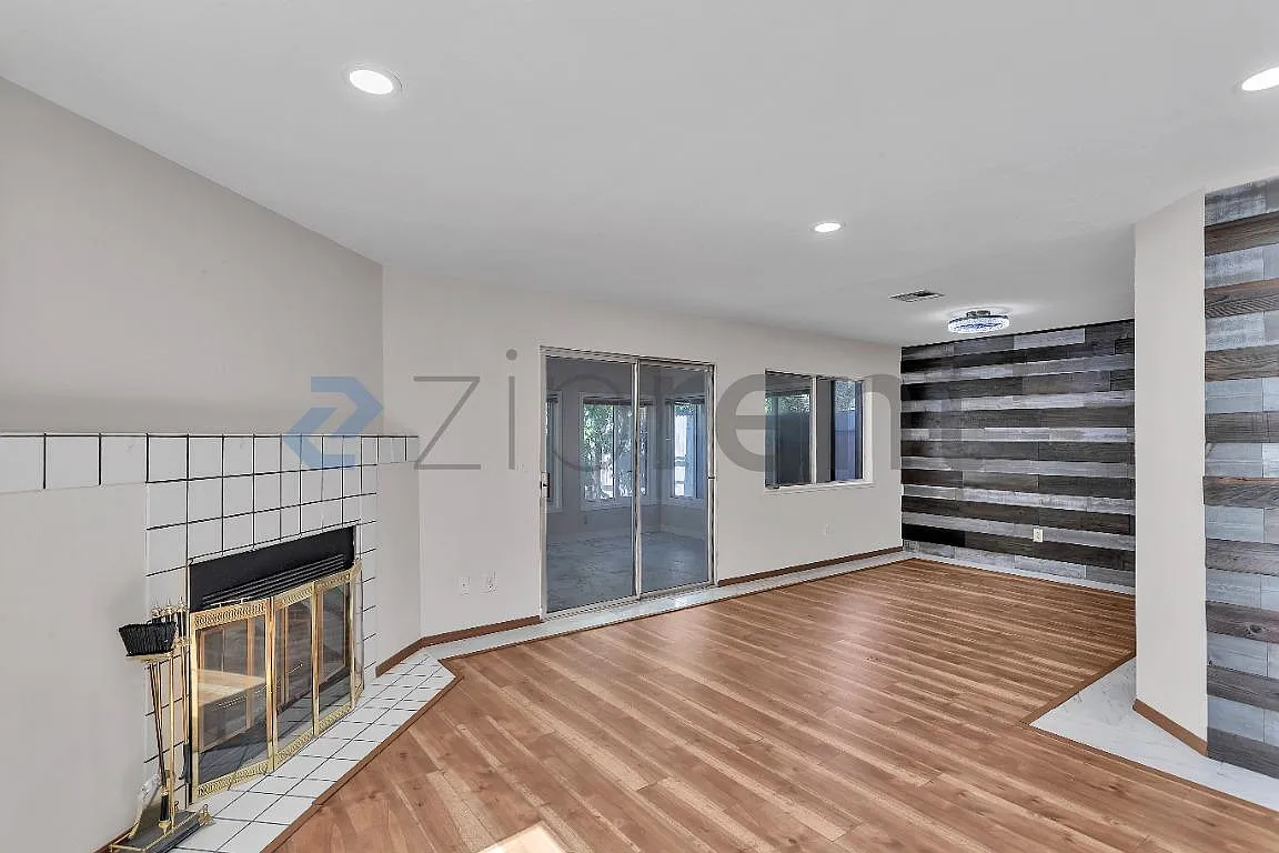 3 bed, 1427 sqft, $3,150 — Photo 3