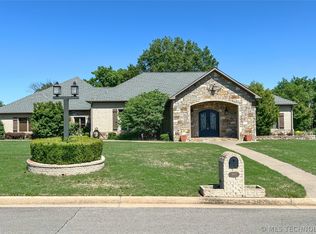 1800 E Woodland Cir, Muskogee, OK 74403